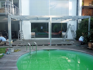 Überdachung mit Glasdach und Terrasse mit Glasboden
